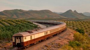 Lee más sobre el artículo Renfe pone a la venta sus trenes turísticos para la temporada 2021