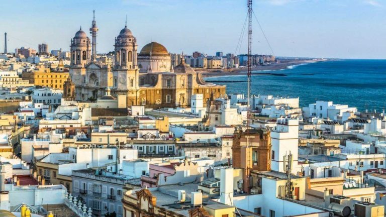 Lee más sobre el artículo Disfruta del verano en Cádiz