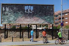 Lee más sobre el artículo Arte seguro por toda la ciudad: Borondo en bicicleta eléctrica