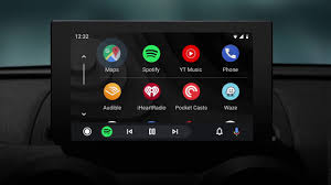 Lee más sobre el artículo Android Auto y Apple CarPlay, tu compañero de viaje inteligente
