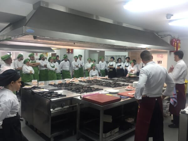 Lee más sobre el artículo La gastronomía gaditana del mañana descubre los beneficios culinarios y sociales de los nuevos cortes de ovino y caprino