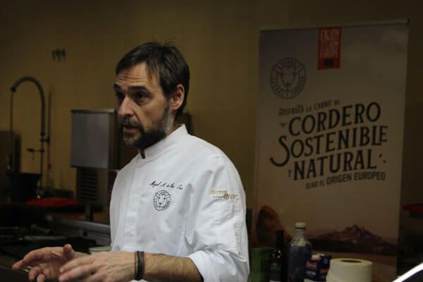 Lee más sobre el artículo Carnes con futuro para cocineros del mañana: INTEROVIC enseña a los alumnos de Madrid los secretos del ovino y del caprino
