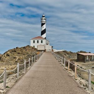 Lee más sobre el artículo LA ESENCIA DE BALEARES EN DIEZ FAROS