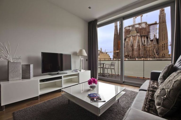 Lee más sobre el artículo Apartamentos en Barcelona con vistas a la Sagrada Familia