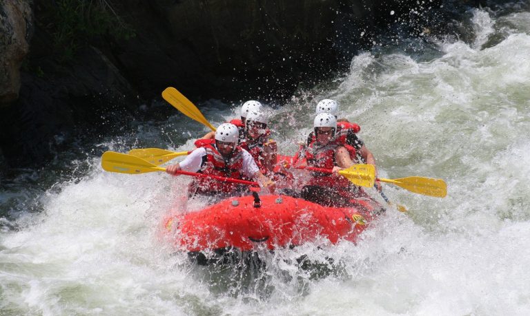 Lee más sobre el artículo LUGARES DE EUROPA IDEALES PARA HACER RAFTING