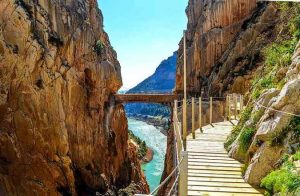 Lee más sobre el artículo SUMÉRGETE EN EL IMPRESIONANTE CAMINITO DEL REY
