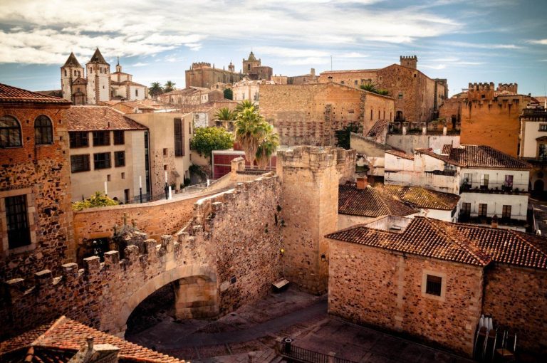 Lee más sobre el artículo Tierras de Cáceres y Trujillo al alcance de tus manos