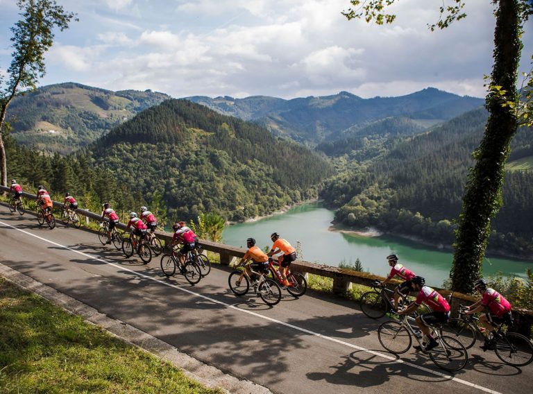 Lee más sobre el artículo Las 10 mejores rutas de cicloturismo de Europa