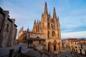 Lee más sobre el artículo Catedral de Burgos. Miradores para homenajear