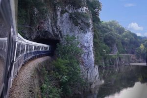 Lee más sobre el artículo El Costa Verde Express: el nuevo tren de lujo para descubrir el norte de España