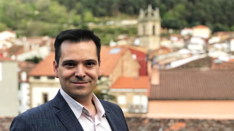 Lee más sobre el artículo Baños de Montemayor – Entrevista con Óscar Mateos – Alcalde